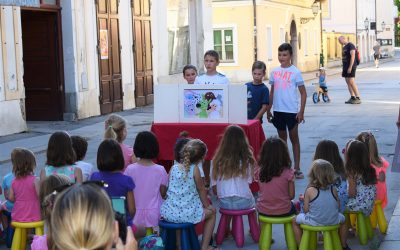 Kamišibaj kazalište ispred Knjiguljice